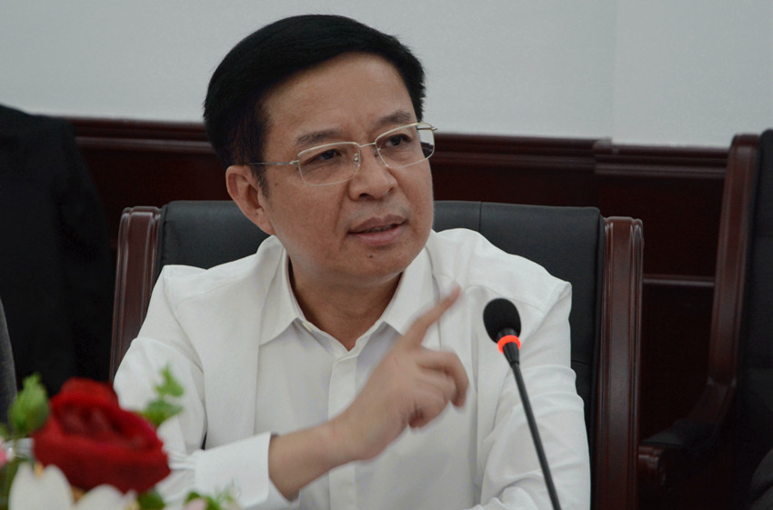 1黄纪云董事长在听取各校事情汇报后作重要讲话DSC_0298 -  - _副本.jpg