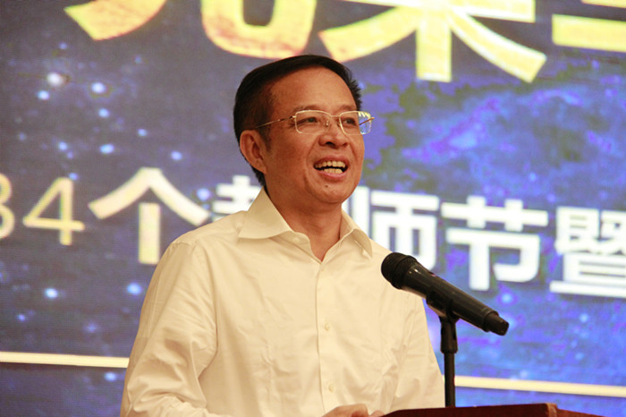 微信图片_20180912155211_副本.jpg